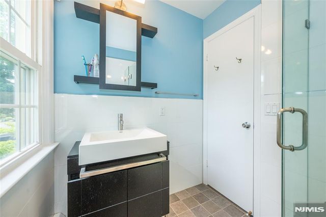 32 Natalie Drive, West Caldwell, NJ 07006