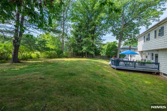 32 Natalie Drive, West Caldwell, NJ 07006