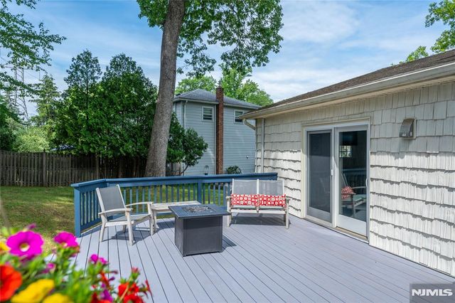 32 Natalie Drive, West Caldwell, NJ 07006