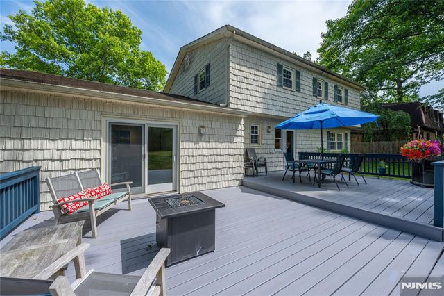 32 Natalie Drive, West Caldwell, NJ 07006