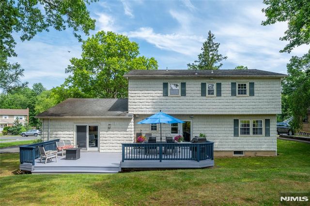 32 Natalie Drive, West Caldwell, NJ 07006