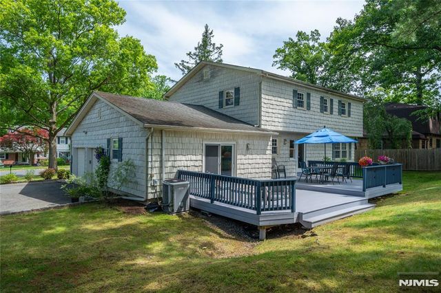 32 Natalie Drive, West Caldwell, NJ 07006