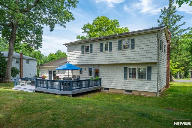 32 Natalie Drive, West Caldwell, NJ 07006