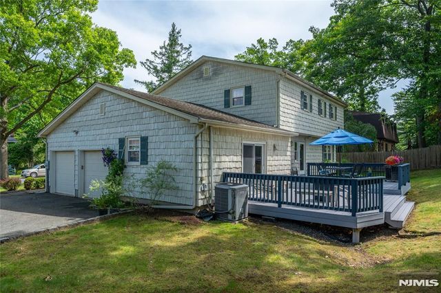 32 Natalie Drive, West Caldwell, NJ 07006
