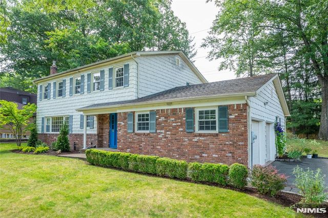 32 Natalie Drive, West Caldwell, NJ 07006