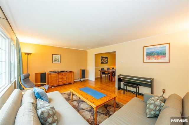 32 Natalie Drive, West Caldwell, NJ 07006