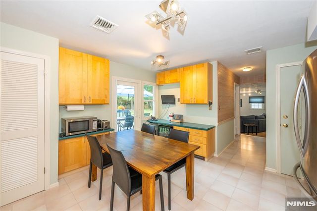 32 Natalie Drive, West Caldwell, NJ 07006