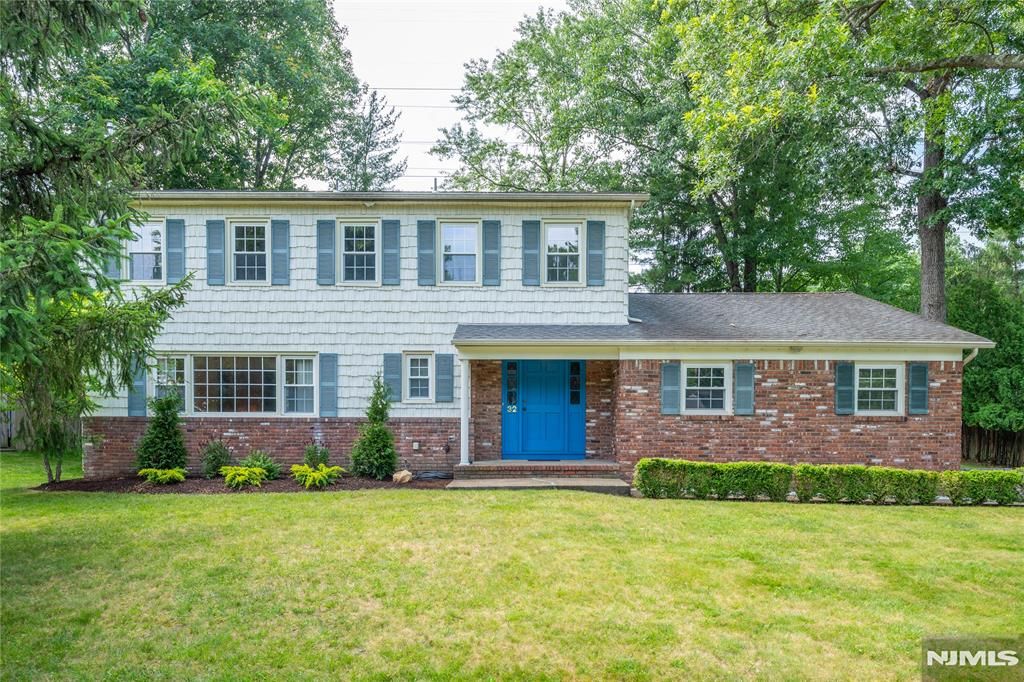 32 Natalie Drive, West Caldwell, NJ 07006