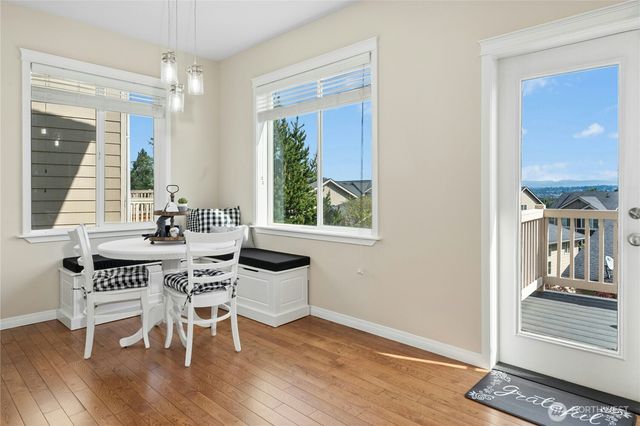 527 Pilchuck Path, Everett, WA 98201