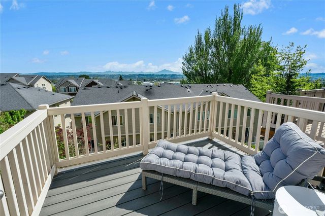 527 Pilchuck Path, Everett, WA 98201