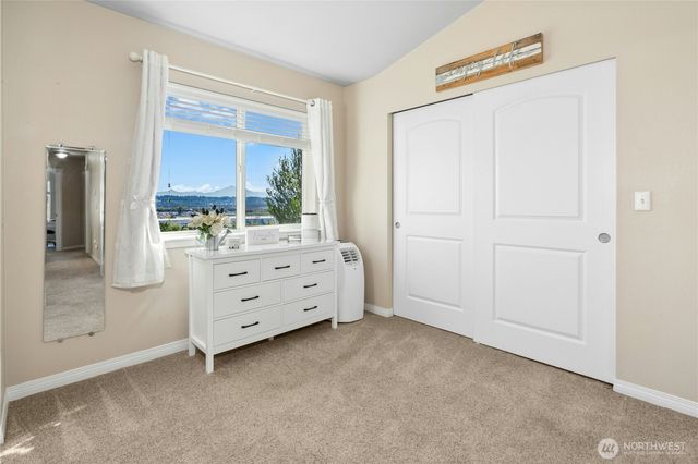 527 Pilchuck Path, Everett, WA 98201