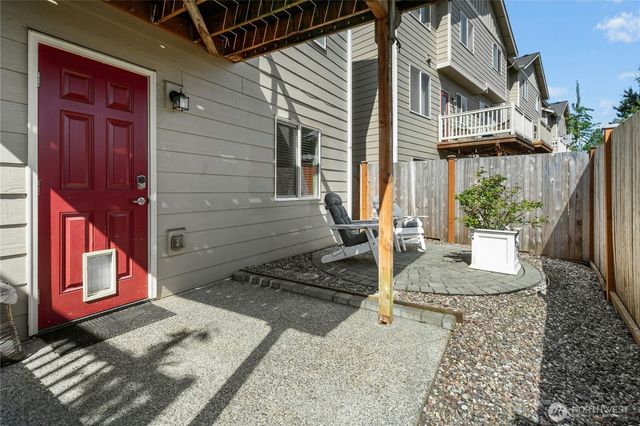 527 Pilchuck Path, Everett, WA 98201