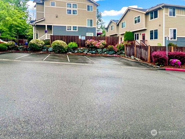 527 Pilchuck Path, Everett, WA 98201