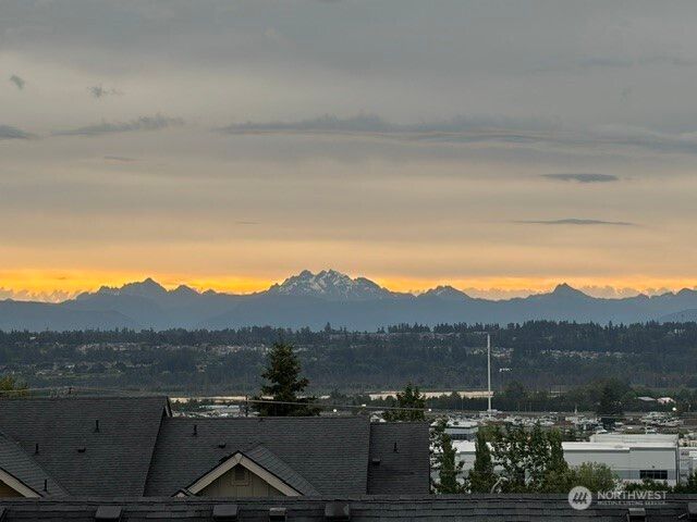 527 Pilchuck Path, Everett, WA 98201