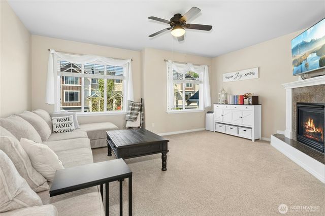 527 Pilchuck Path, Everett, WA 98201