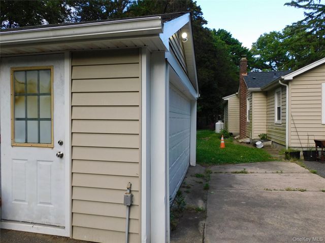 40 Wood Road, Centereach, NY 11720
