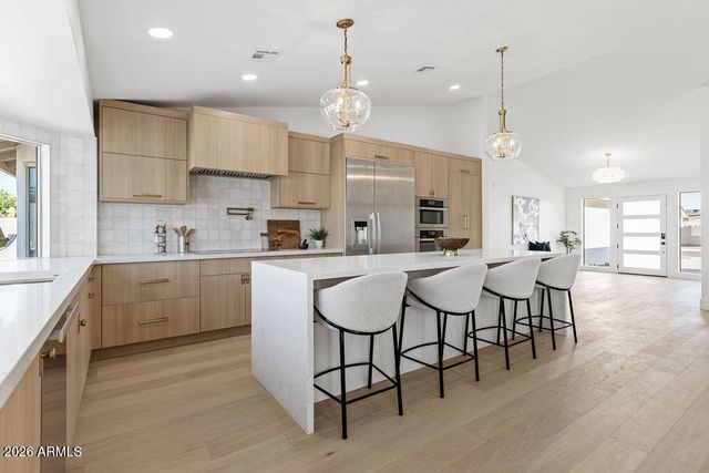 6010 E GREENWAY Lane E, Scottsdale, AZ 85254