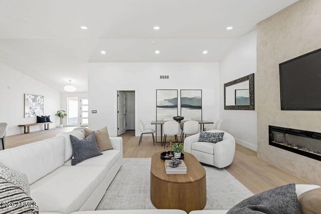 6010 E GREENWAY Lane E, Scottsdale, AZ 85254