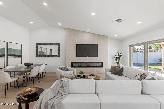 6010 E GREENWAY Lane E, Scottsdale, AZ 85254