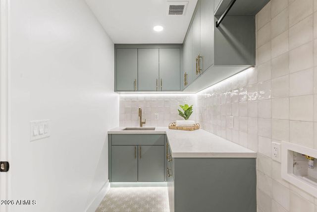 6010 E GREENWAY Lane E, Scottsdale, AZ 85254