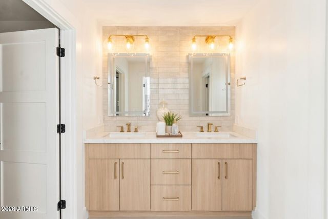 6010 E GREENWAY Lane E, Scottsdale, AZ 85254