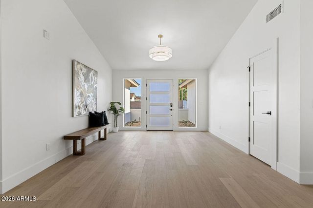 6010 E GREENWAY Lane E, Scottsdale, AZ 85254