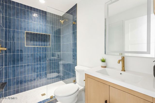 6010 E GREENWAY Lane E, Scottsdale, AZ 85254