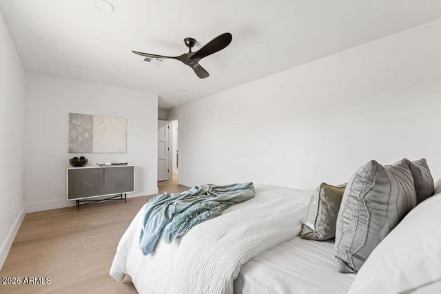 6010 E GREENWAY Lane E, Scottsdale, AZ 85254