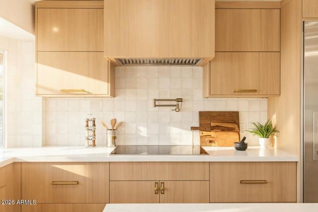 6010 E GREENWAY Lane E, Scottsdale, AZ 85254