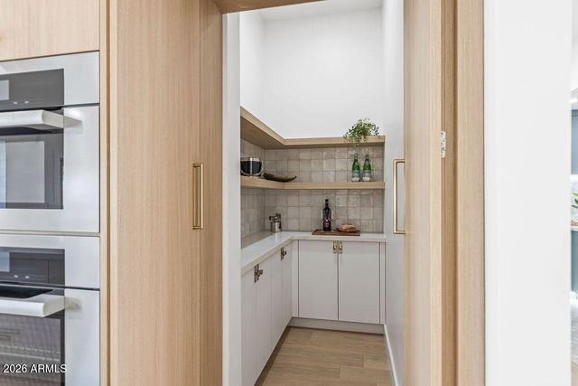 6010 E GREENWAY Lane E, Scottsdale, AZ 85254