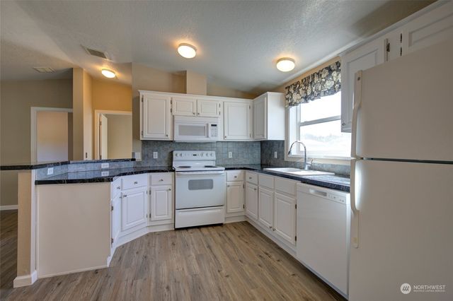 384 N Razor Clam Drive SW, Ocean Shores, WA 98569