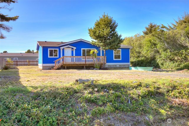 384 N Razor Clam Drive SW, Ocean Shores, WA 98569