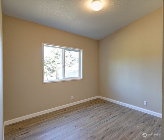 384 N Razor Clam Drive SW, Ocean Shores, WA 98569