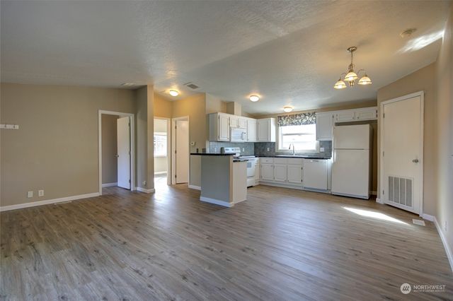 384 N Razor Clam Drive SW, Ocean Shores, WA 98569