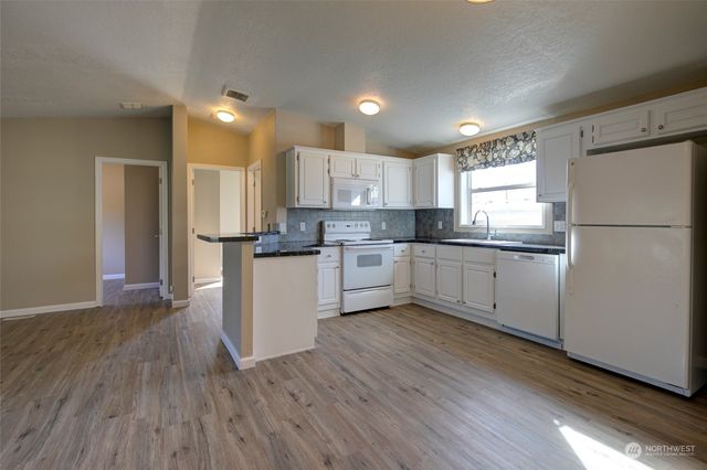 384 N Razor Clam Drive SW, Ocean Shores, WA 98569