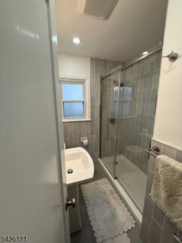 20 Susquehanna Ave, Rochelle Park Twp., NJ 07662