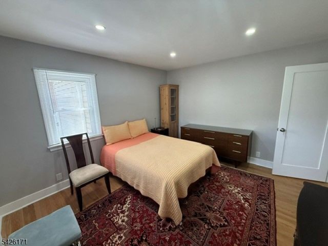 20 Susquehanna Ave, Rochelle Park Twp., NJ 07662
