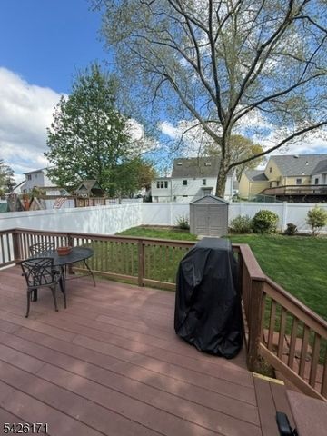 20 Susquehanna Ave, Rochelle Park Twp., NJ 07662