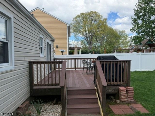 20 Susquehanna Ave, Rochelle Park Twp., NJ 07662