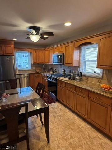 20 Susquehanna Ave, Rochelle Park Twp., NJ 07662