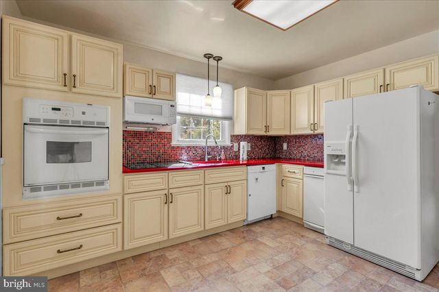 2010 KYNWYD RD, Wilmington, DE 19810