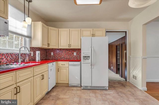 2010 KYNWYD RD, Wilmington, DE 19810