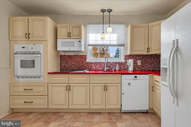 2010 KYNWYD RD, Wilmington, DE 19810