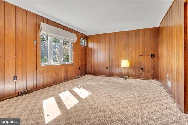 2010 KYNWYD RD, Wilmington, DE 19810