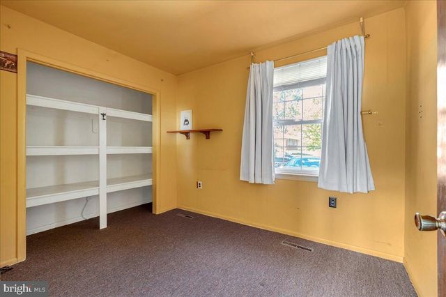 2010 KYNWYD RD, Wilmington, DE 19810