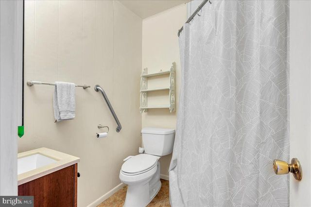 2010 KYNWYD RD, Wilmington, DE 19810