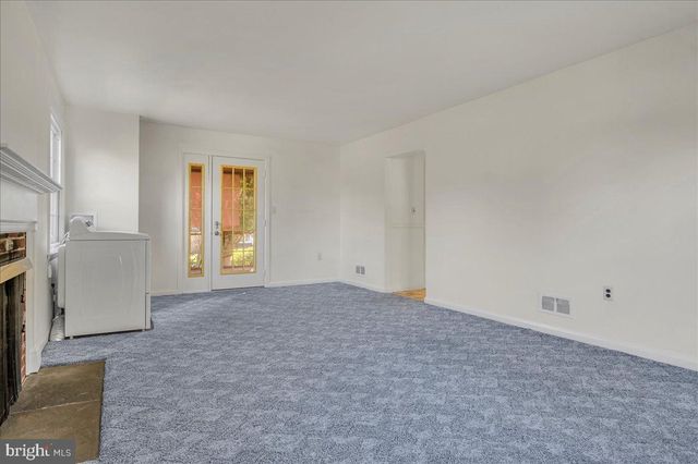 2010 KYNWYD RD, Wilmington, DE 19810