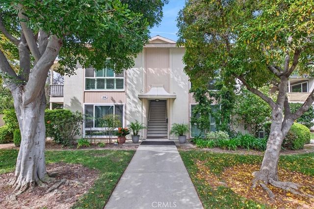 214 Avenida Majorca o, Laguna Woods, CA 92637