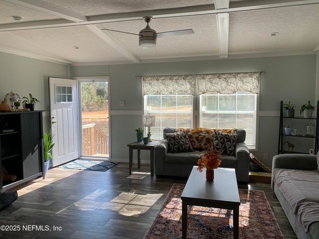 132 LAKE LUCY Court, Interlachen, FL 32148