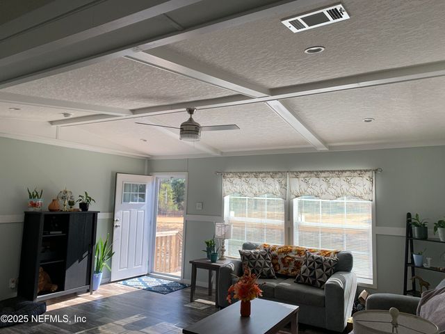 132 LAKE LUCY Court, Interlachen, FL 32148